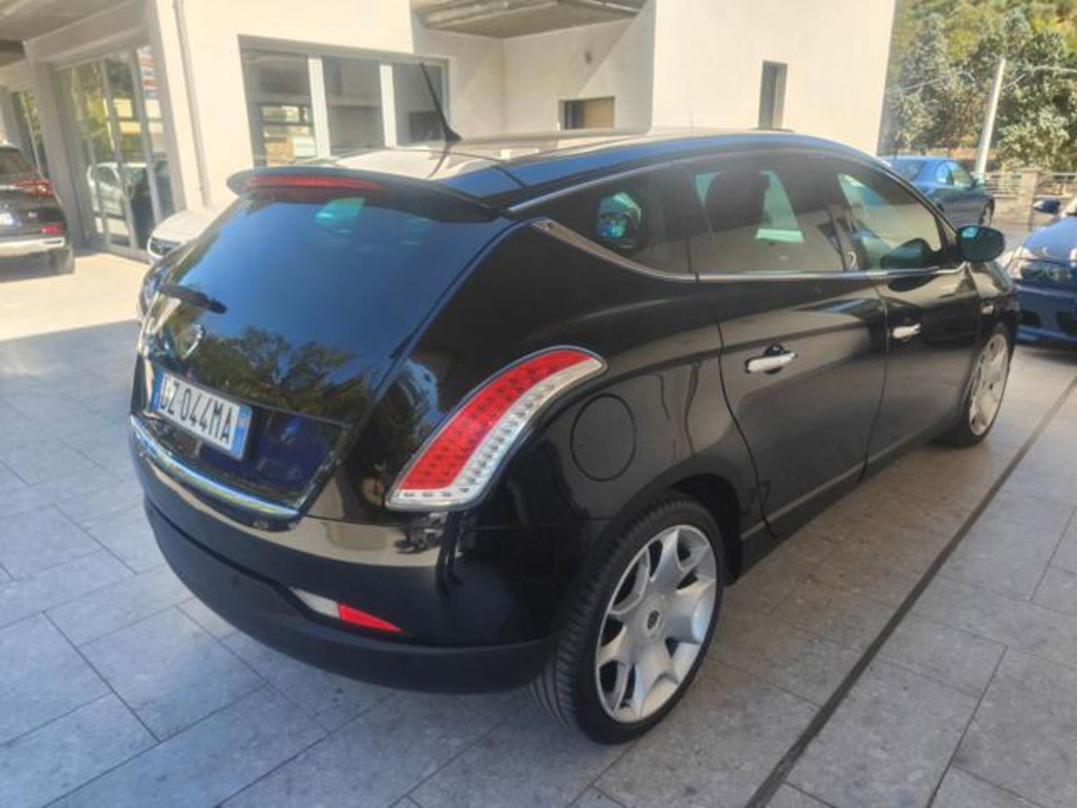 Lancia Delta 1.4 T-Jet 120 CV Argento Ecochic GPL (4)
