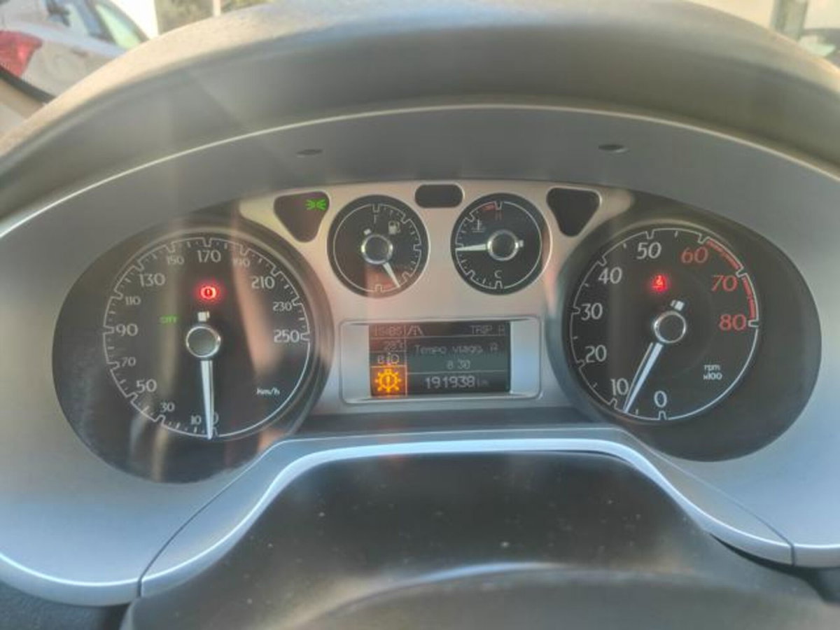 Lancia Delta 1.4 T-Jet 120 CV Argento Ecochic GPL (5)