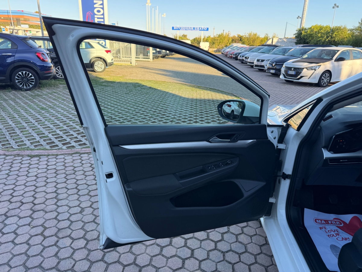 Volkswagen Golf 2.0 TDI SCR Life (19)