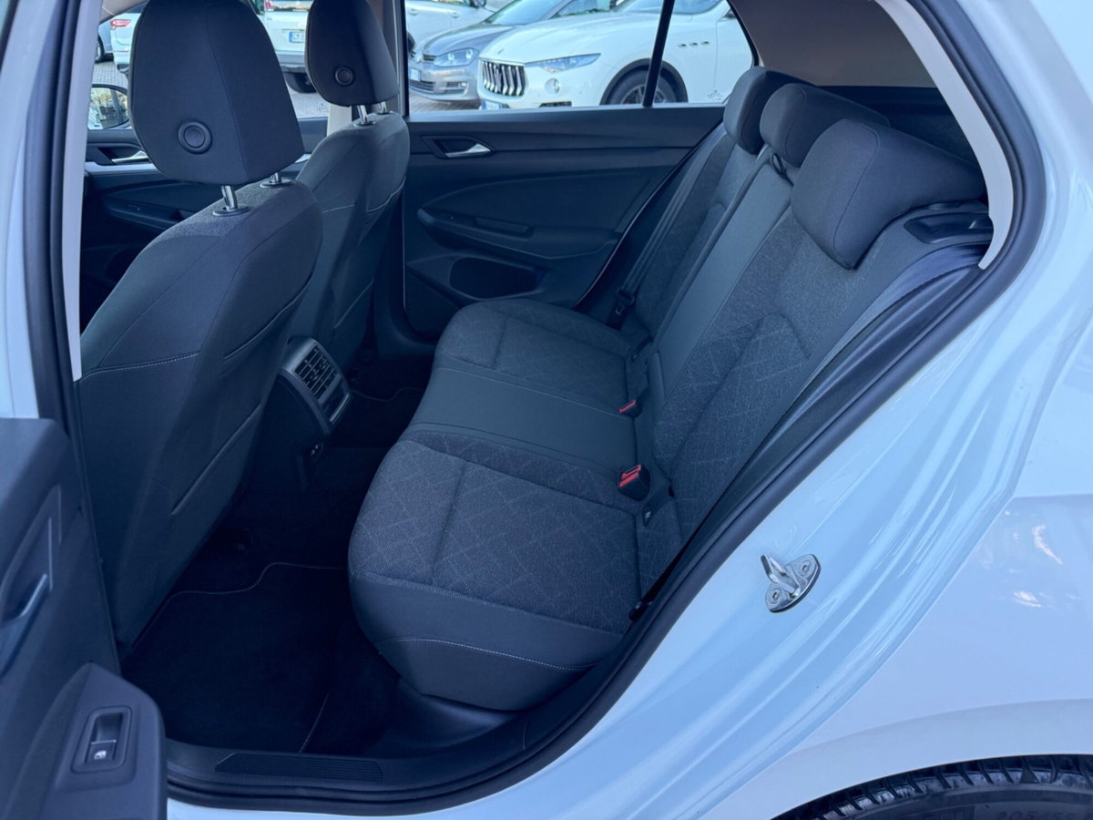 Volkswagen Golf 2.0 TDI SCR Life (20)