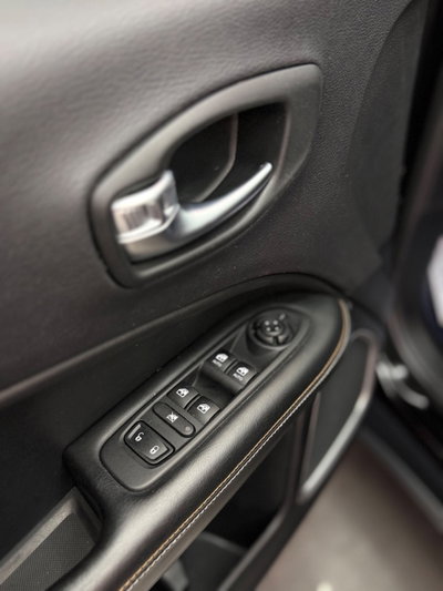 Jeep Compass 1.6 Multijet II 2WD Limited (17)
