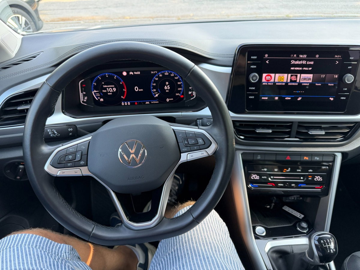 Volkswagen T-Roc 1.0 tsi Edition 115cv (17)