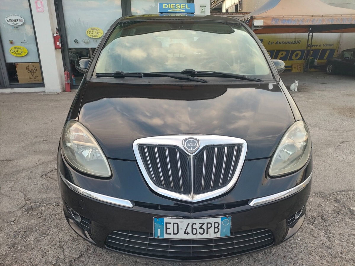 Lancia Musa 1.3 Mjt 95 CV DFN Gold (2)