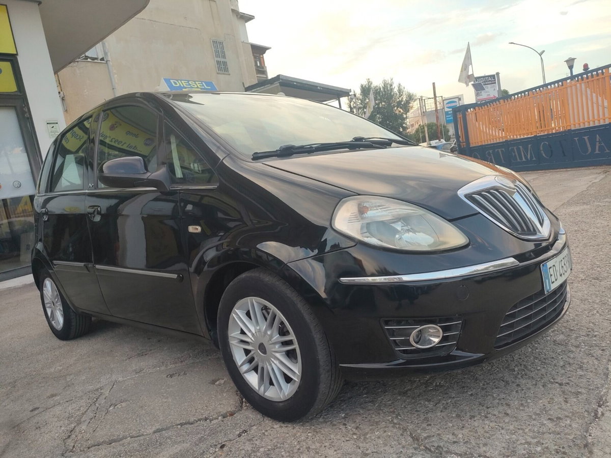 Lancia Musa 1.3 Mjt 95 CV DFN Gold (3)