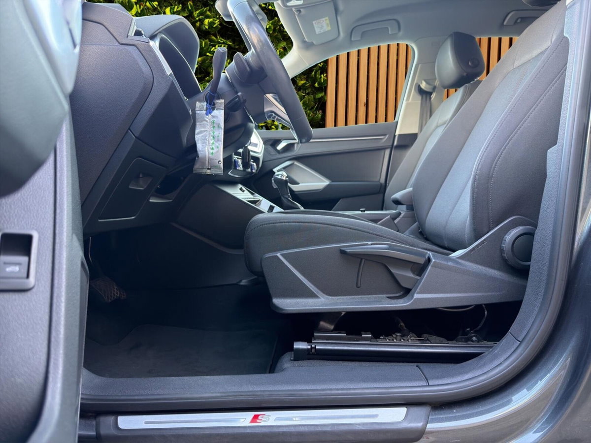 Audi Q3 Sportback 35 TDI quattro S tronic S line edition (12)