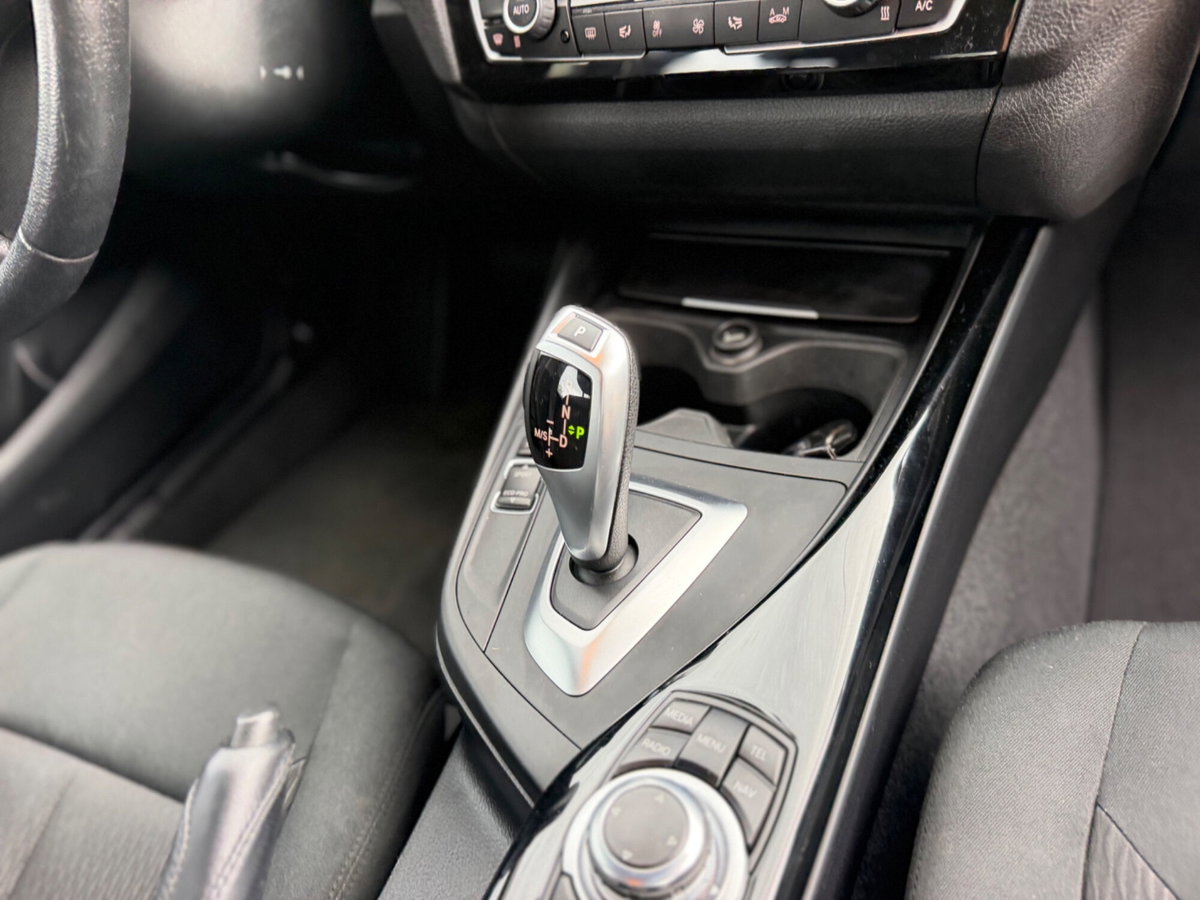 BMW Serie 1 116d 2.0 116CV cat 5 porte Attiva DPF (15)