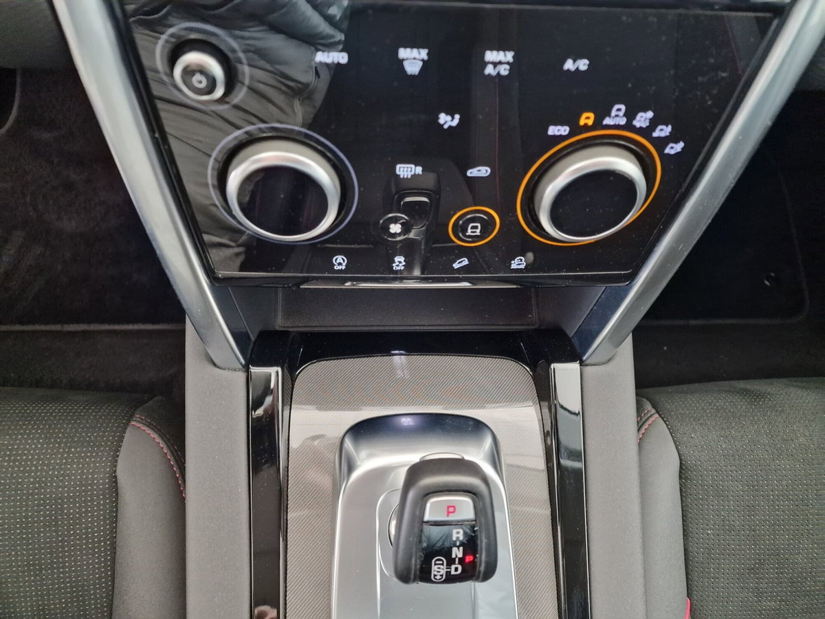 Land Rover Discovery Sport 2.0 TD4 180 CV AWD Auto R-Dynamic HSE (16)