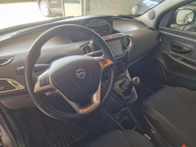 Lancia Ypsilon 1.0 FireFly 5 porte S&S Hybrid Gold Plus (7)