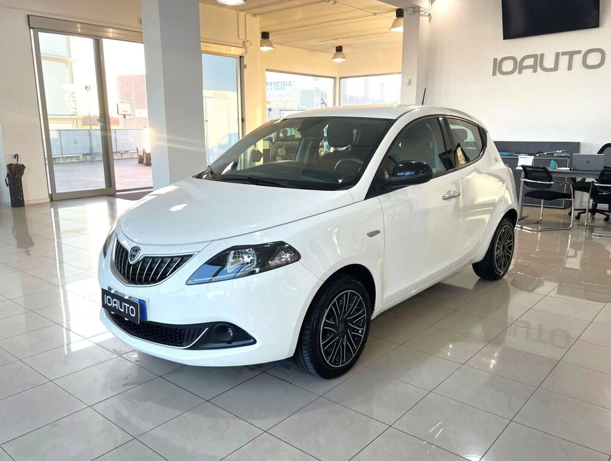 Lancia Ypsilon 1.0 FireFly 5 porte S&S Hybrid Gold Plus