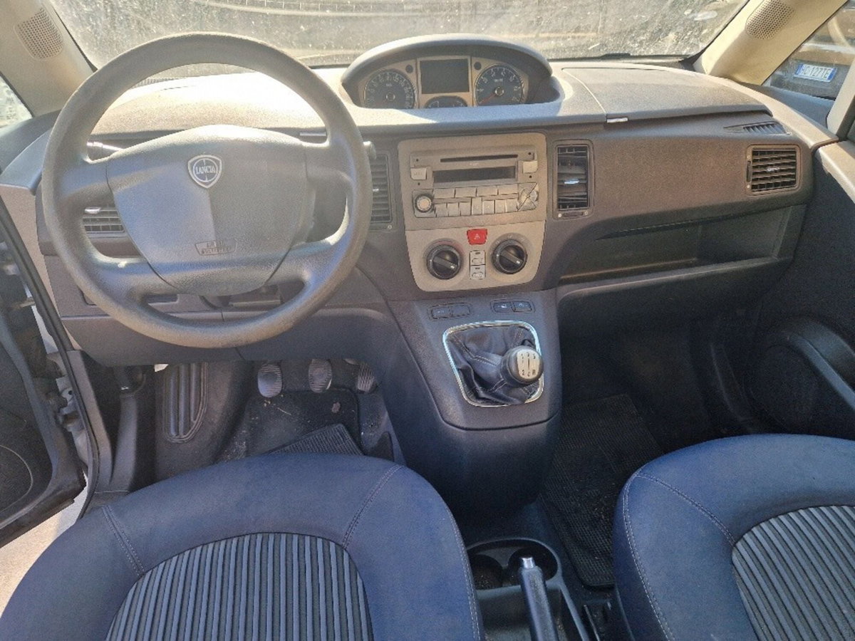 Lancia Musa 1.3 Mjt 16V 95 CV DPF Oro (7)