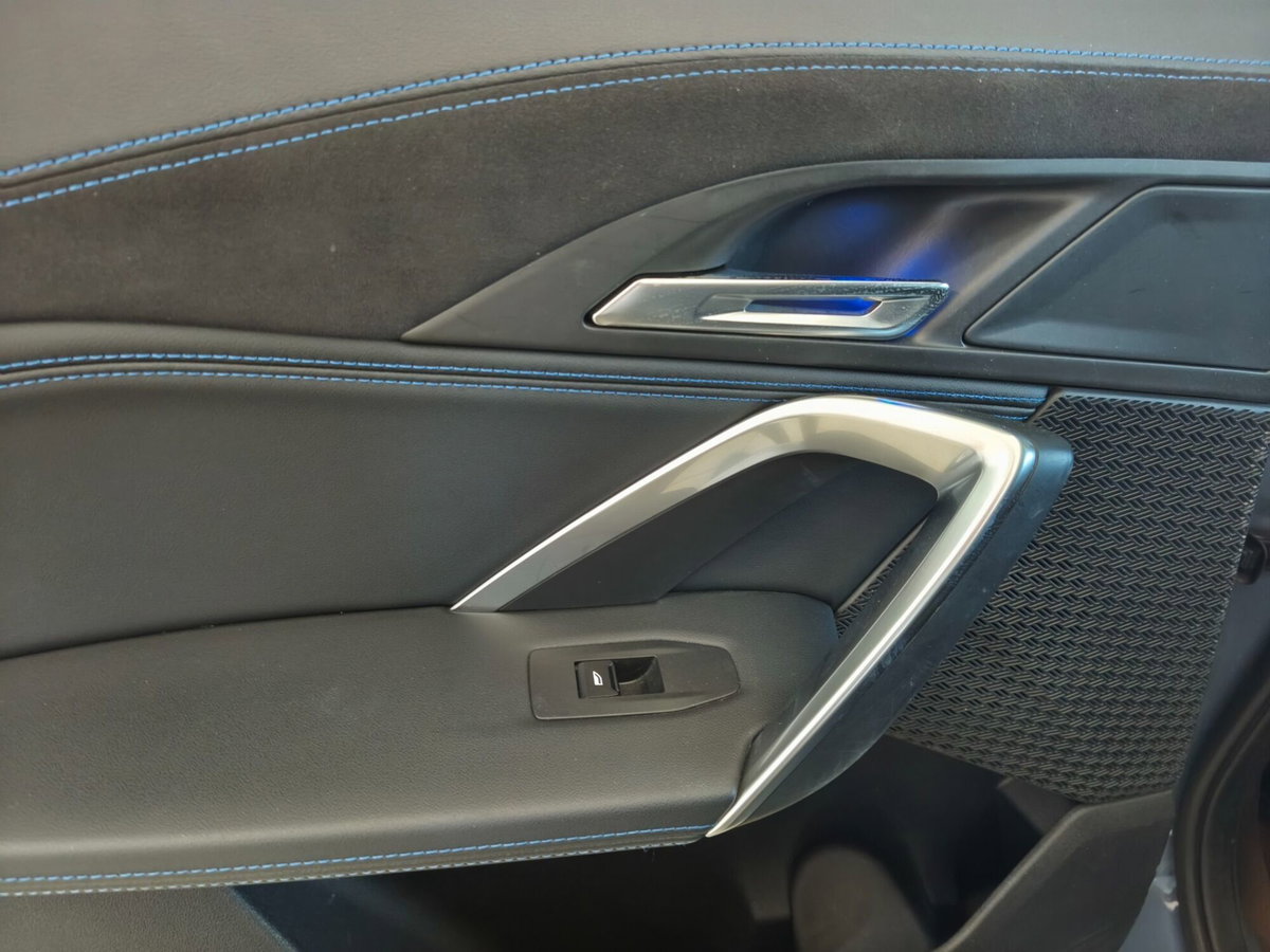 BMW iX2 edrive 20 MSport (12)