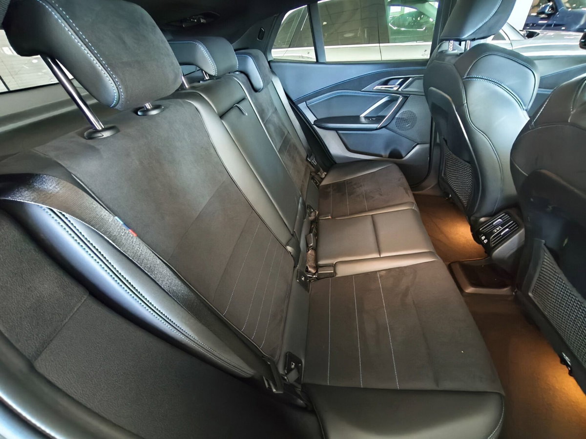 BMW iX2 edrive 20 MSport (14)