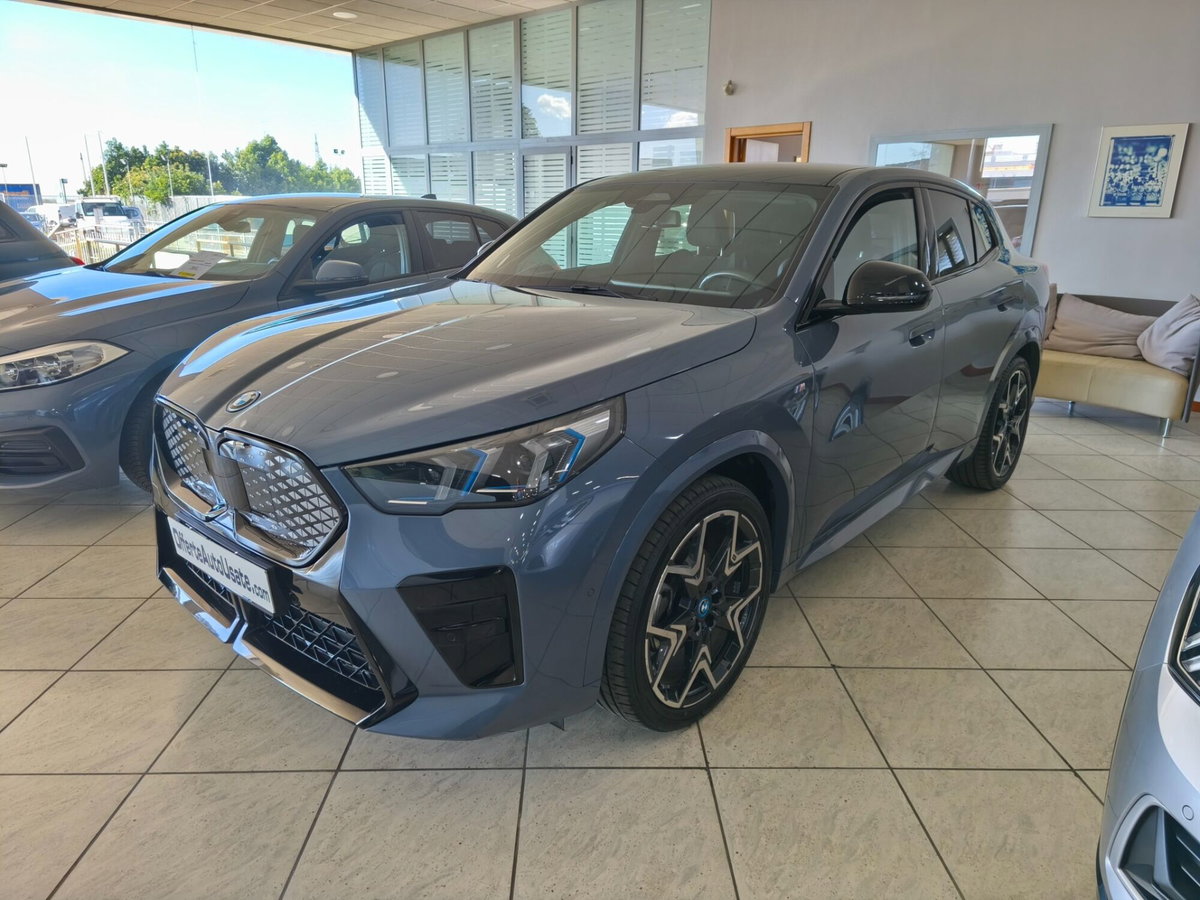 BMW iX2 edrive 20 MSport (3)