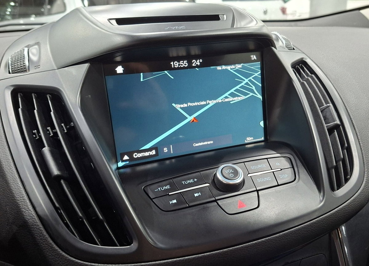 Ford Kuga 1.5 TDCI 120 CV S&S 2WD Titanium (10)