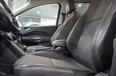 Ford Kuga 1.5 TDCI 120 CV S&S 2WD Titanium (17)