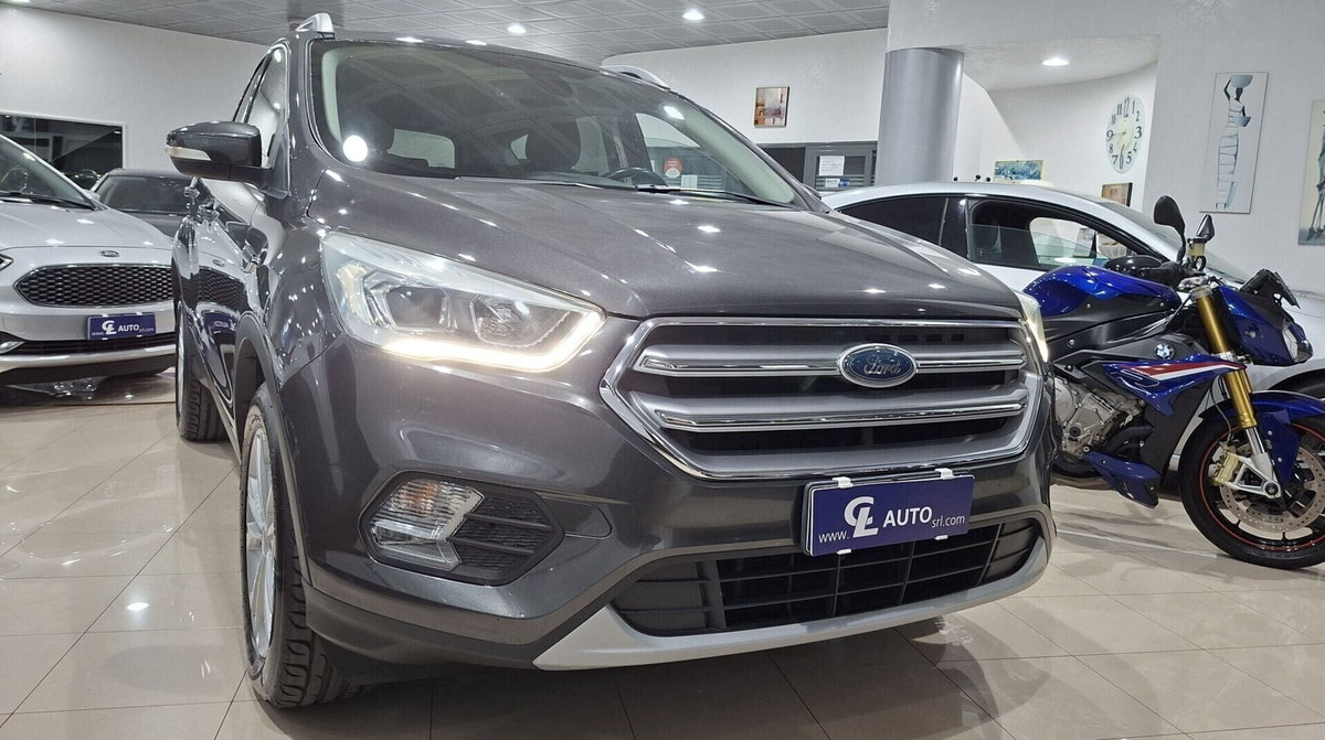 Ford Kuga 1.5 TDCI 120 CV S&S 2WD Titanium (2)
