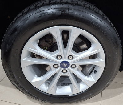 Ford Kuga 1.5 TDCI 120 CV S&S 2WD Titanium (8)