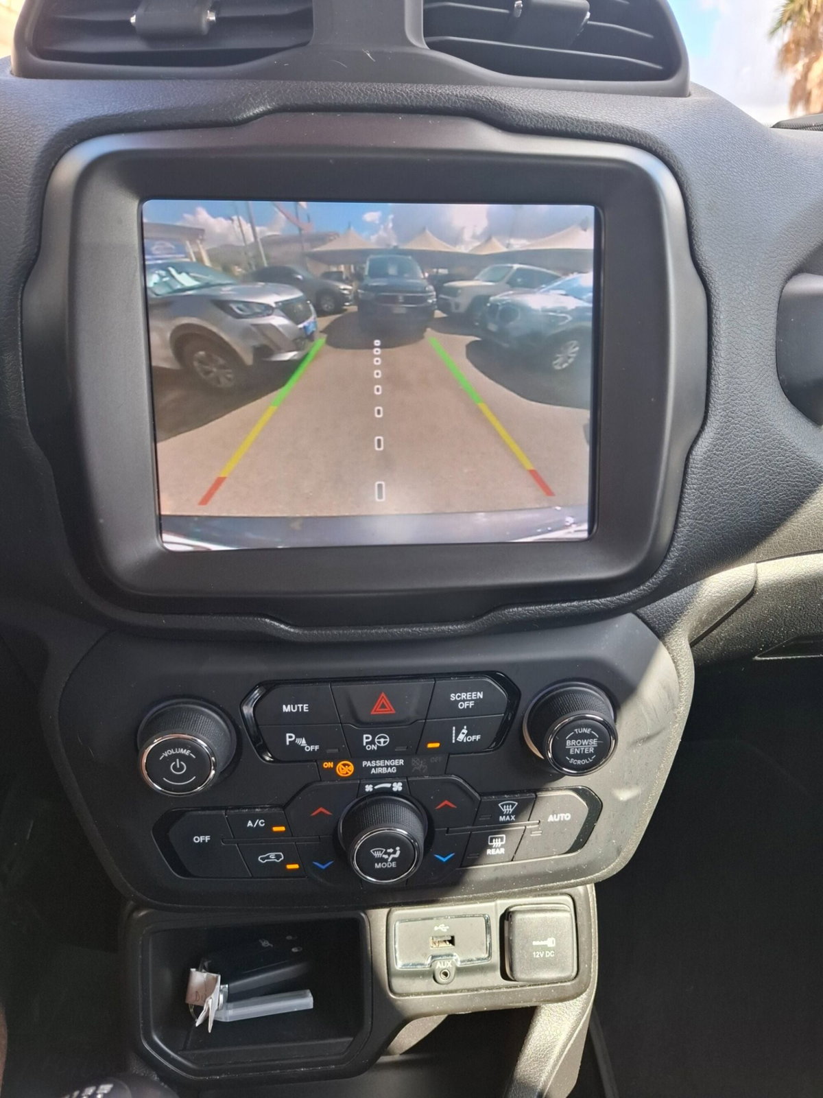 Jeep Renegade 1.6 Mjt 130 CV Limited (9)