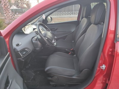 Lancia Ypsilon 0.9 TwinAir 85 CV 5 porte Metano Ecochic Gold (9)