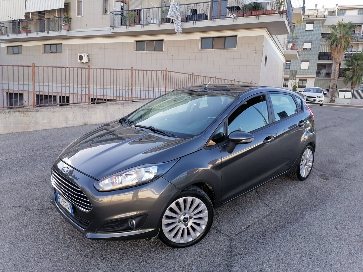 Ford Fiesta 1.5 TDCi 75CV 5 porte Titanium