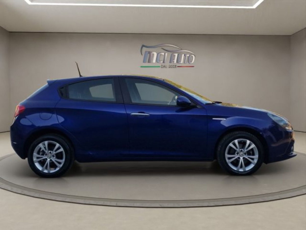 Alfa Romeo Giulietta 1.6 JTDm Giulietta 120cv tct (6)