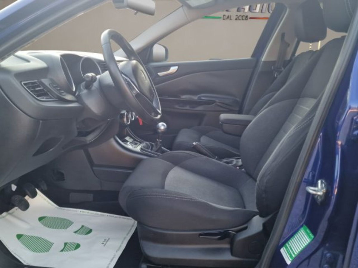 Alfa Romeo Giulietta 1.6 JTDm Giulietta 120cv tct (9)