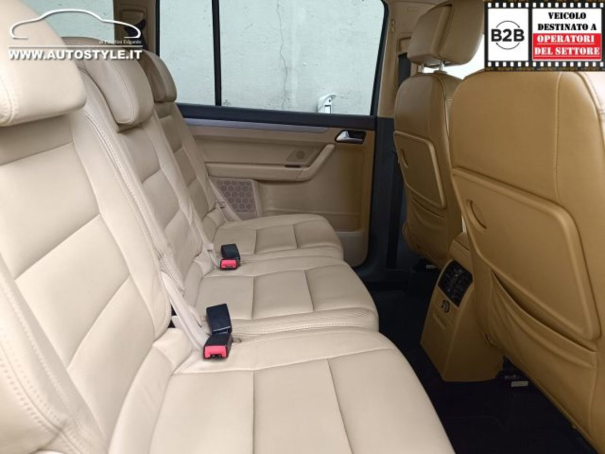 Volkswagen Touran 1.6 TDI DSG Comfortline (14)