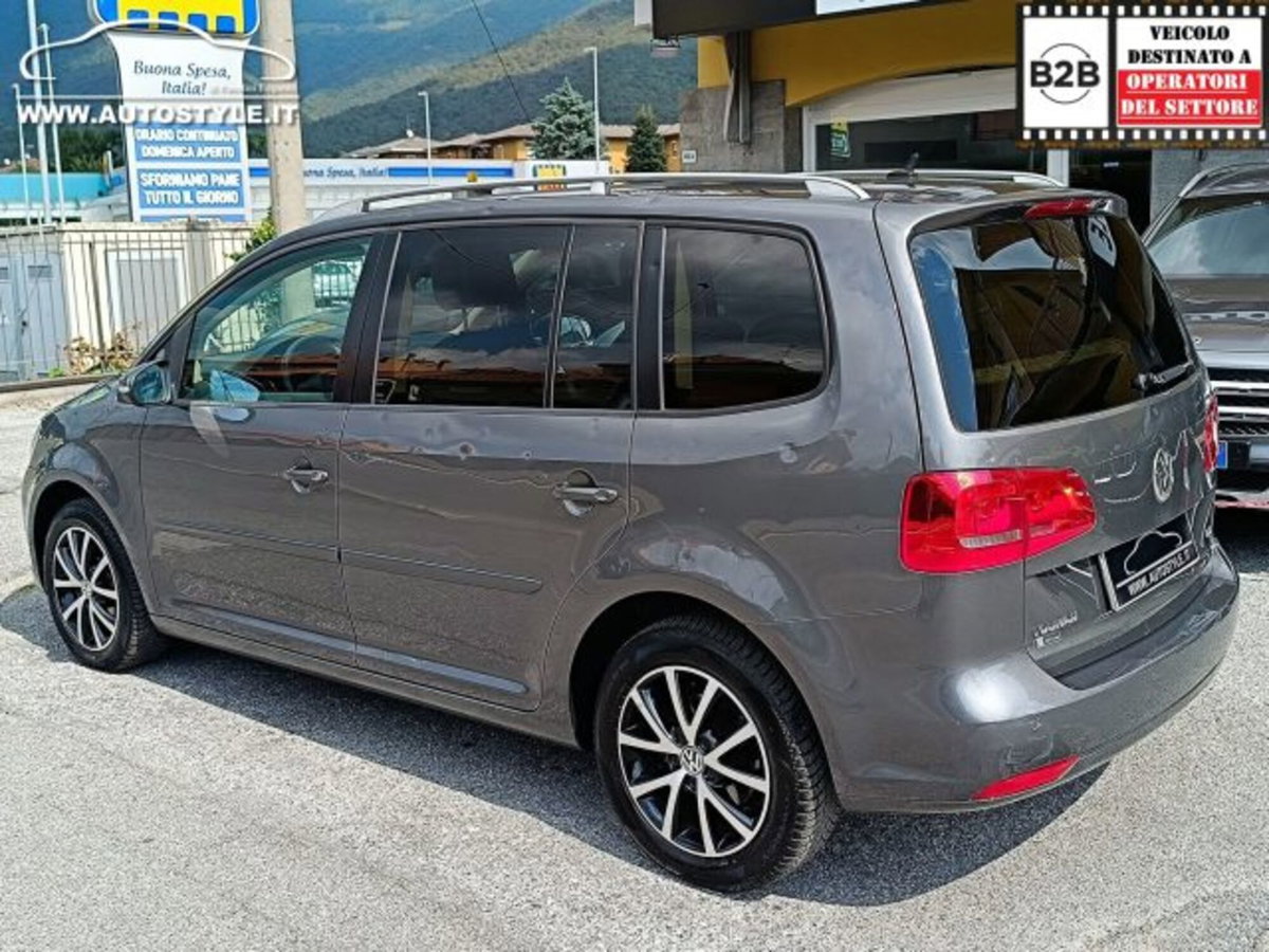 Volkswagen Touran 1.6 TDI DSG Comfortline (9)