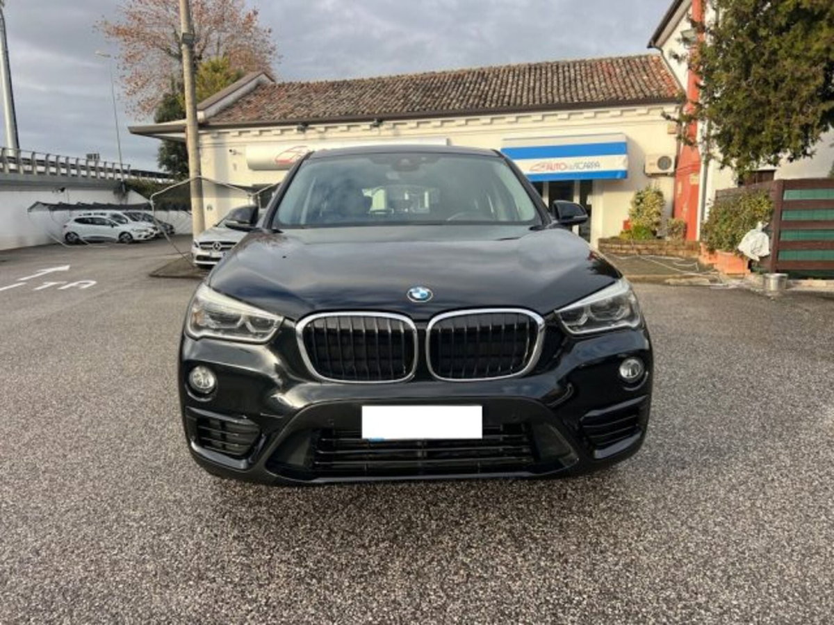 BMW X1 sDrive18d Sport (2)