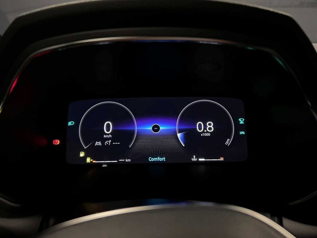 Renault Captur 1.2 eco-g Techno 120cv (19)
