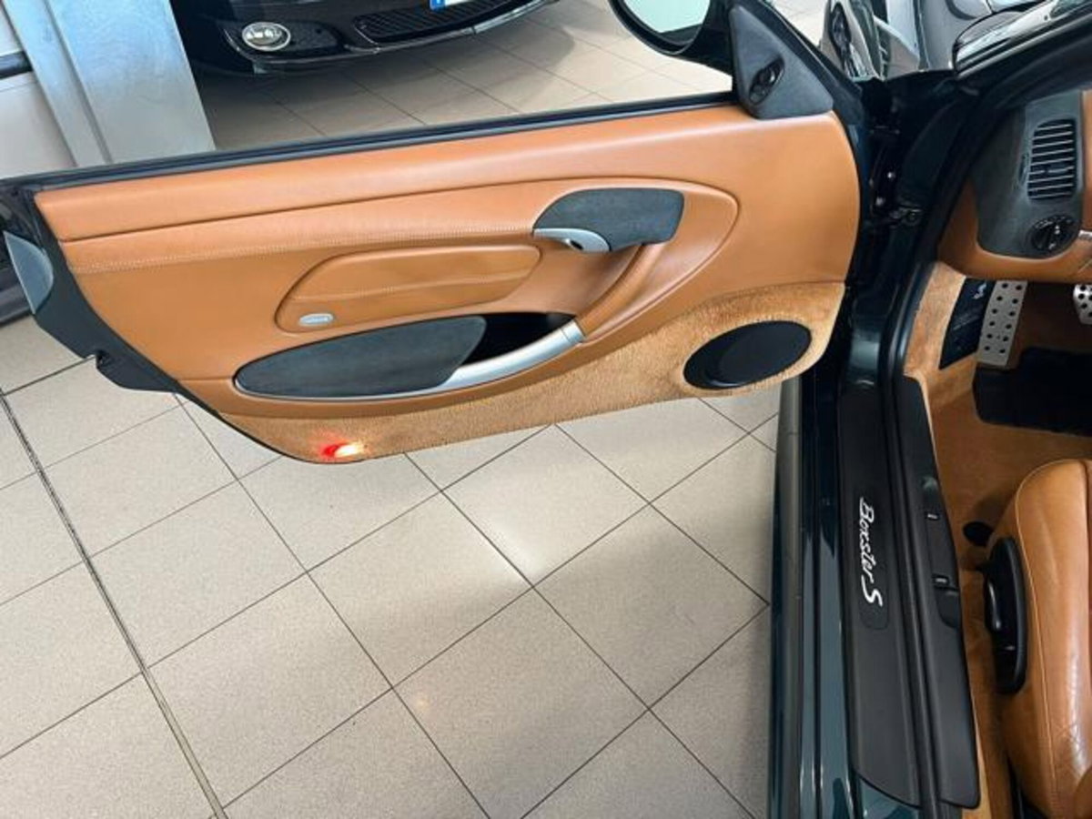 Porsche Boxster 3.2i 24V cat S (11)