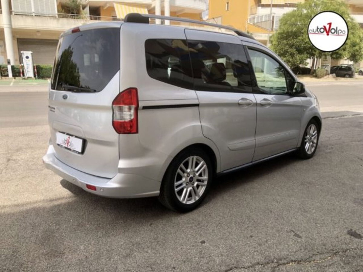 Ford Tourneo Courier 1.6 TDCI 95 CV Titanium (4)
