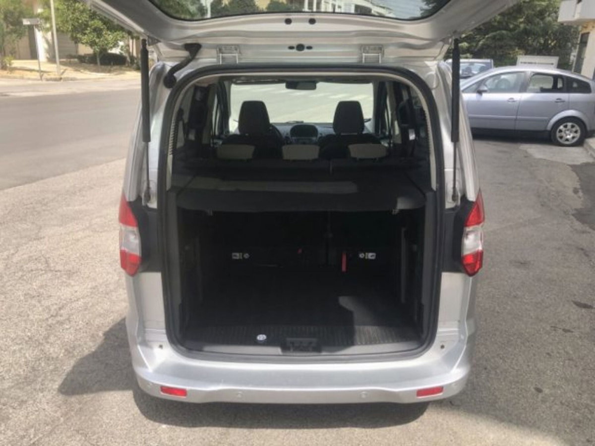 Ford Tourneo Courier 1.6 TDCI 95 CV Titanium (7)