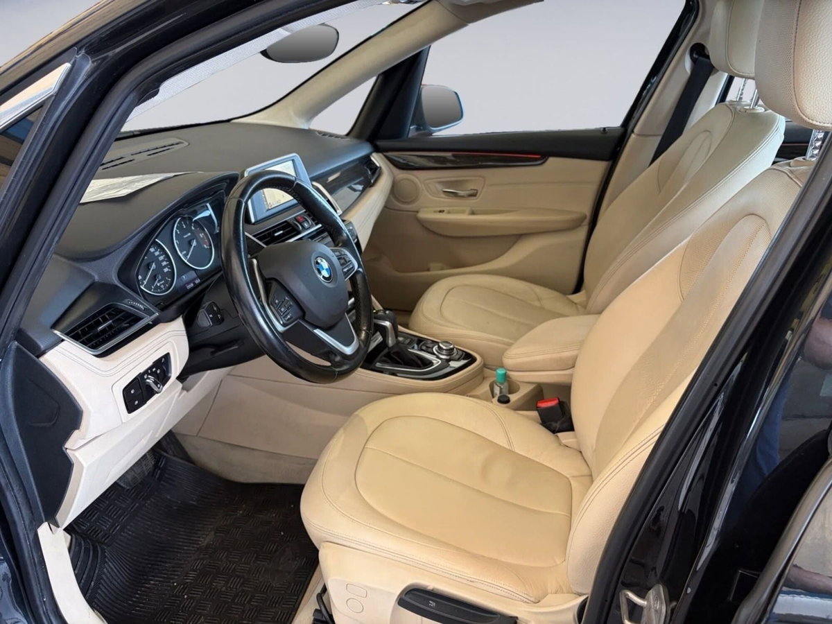 BMW Serie 2 Active Tourer 218d  Luxury auto (10)