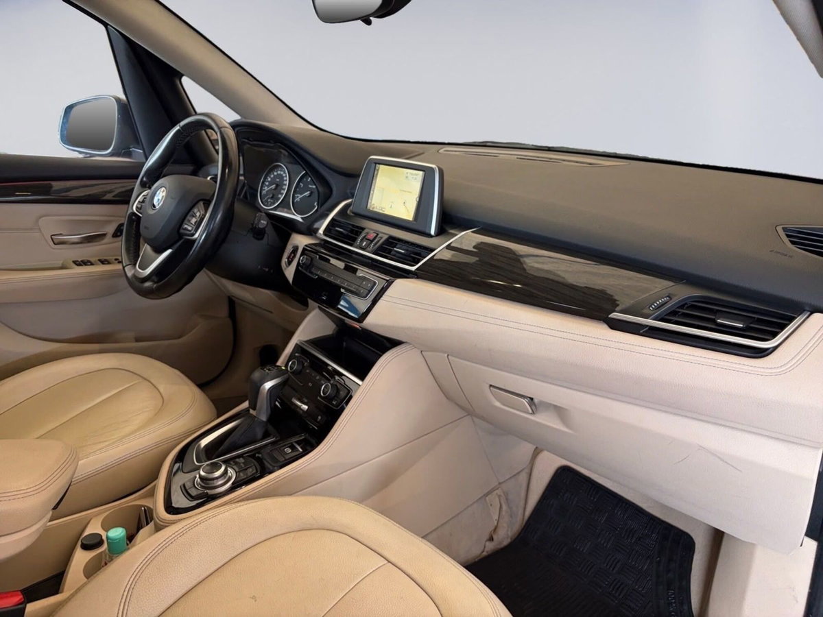 BMW Serie 2 Active Tourer 218d  Luxury auto (12)