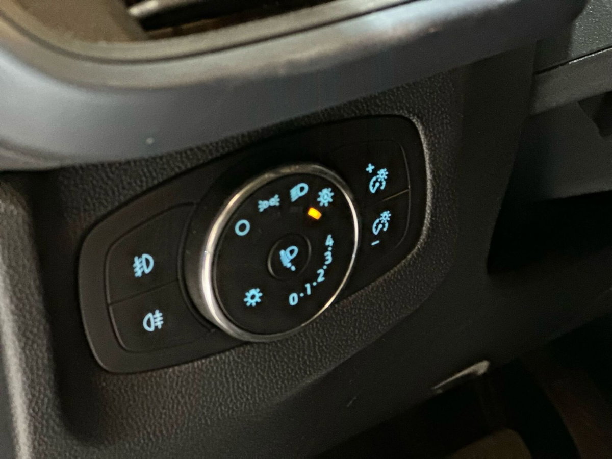 Ford Tourneo Courier 1.0 ecoboost 125cv Active powershift (10)