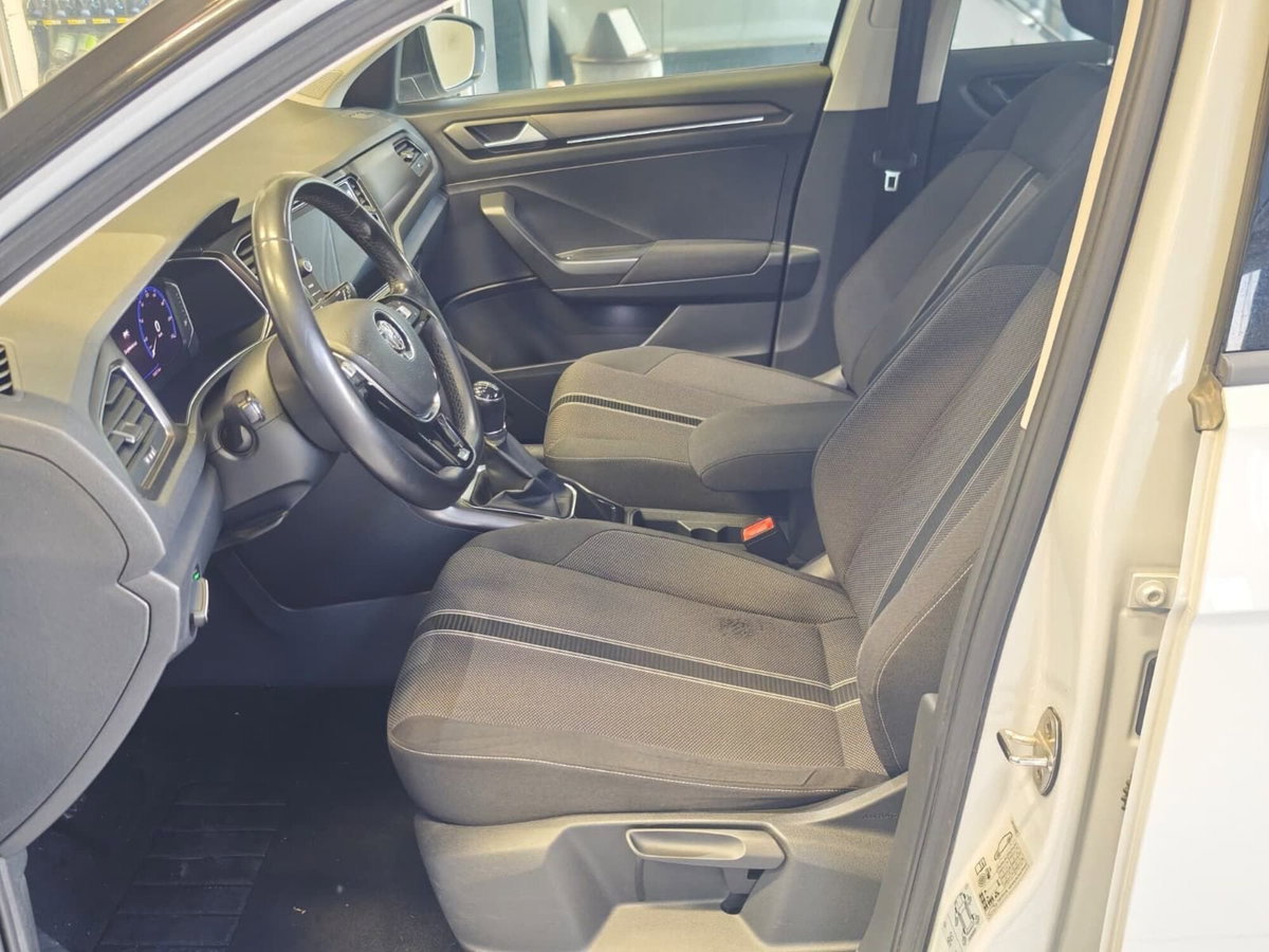 Volkswagen T-Roc 1.0 tsi Style 115cv (10)