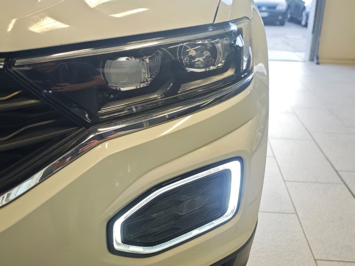 Volkswagen T-Roc 1.0 tsi Style 115cv (2)