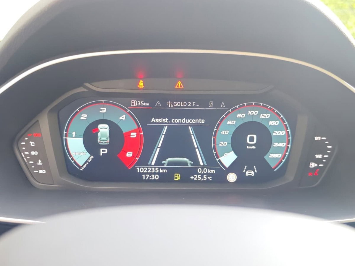 Audi Q3 35 TDI quattro S tronic Business (12)