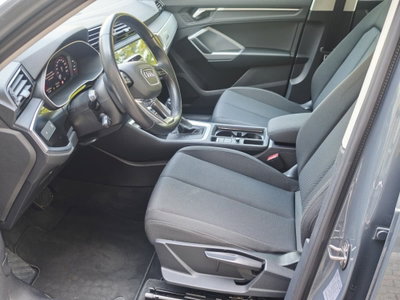Audi Q3 35 TDI quattro S tronic Business (13)