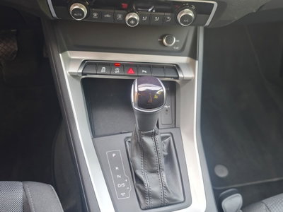 Audi Q3 35 TDI quattro S tronic Business (15)