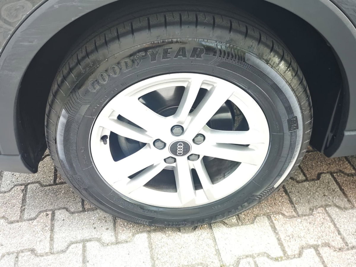 Audi Q3 35 TDI quattro S tronic Business (8)