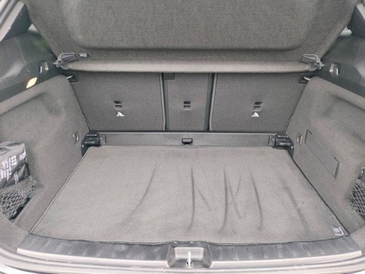 Mercedes-Benz GLA SUV 200 d Automatic Premium (15)