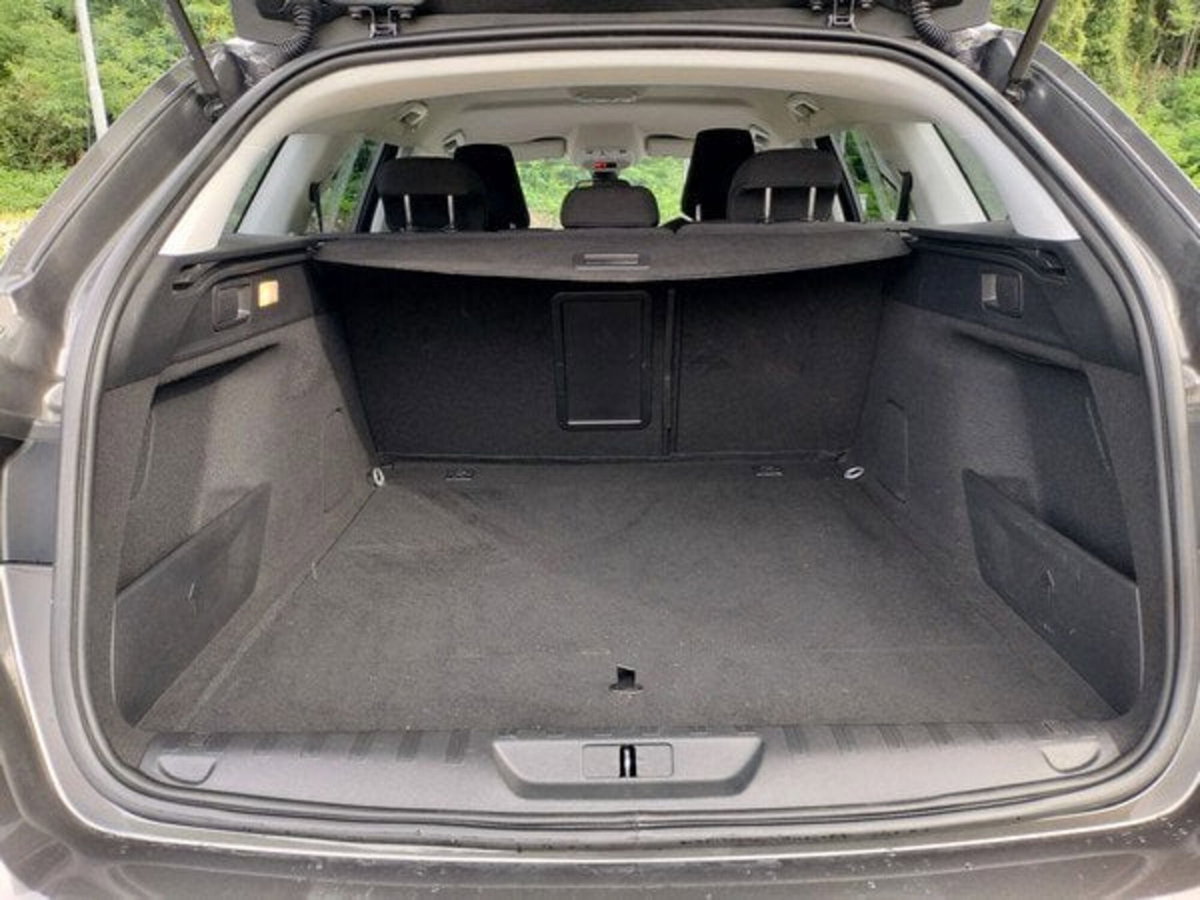 Peugeot 308 SW BlueHDi 130 S&S EAT8 Allure Pack (15)