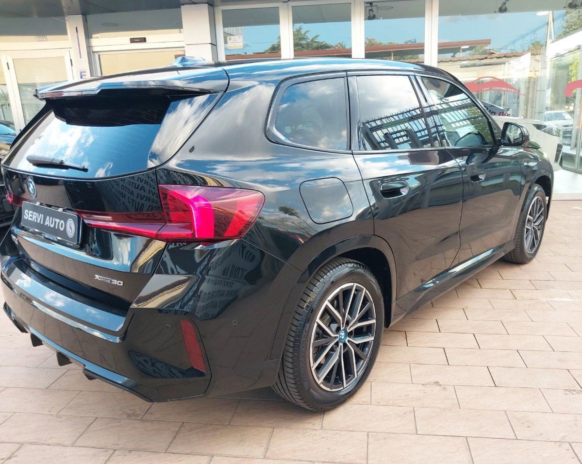 BMW iX1 xdrive 30 MSport (5)