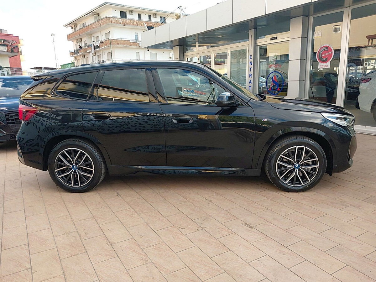 BMW iX1 xdrive 30 MSport (6)