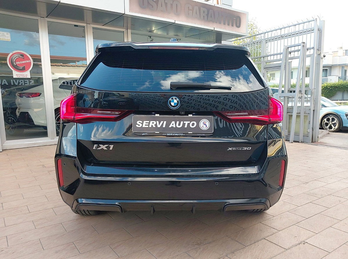 BMW iX1 xdrive 30 MSport (7)