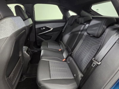 Peugeot 3008 1.2 hybrid GT Exclusive 145cv e-dcs6 (11)