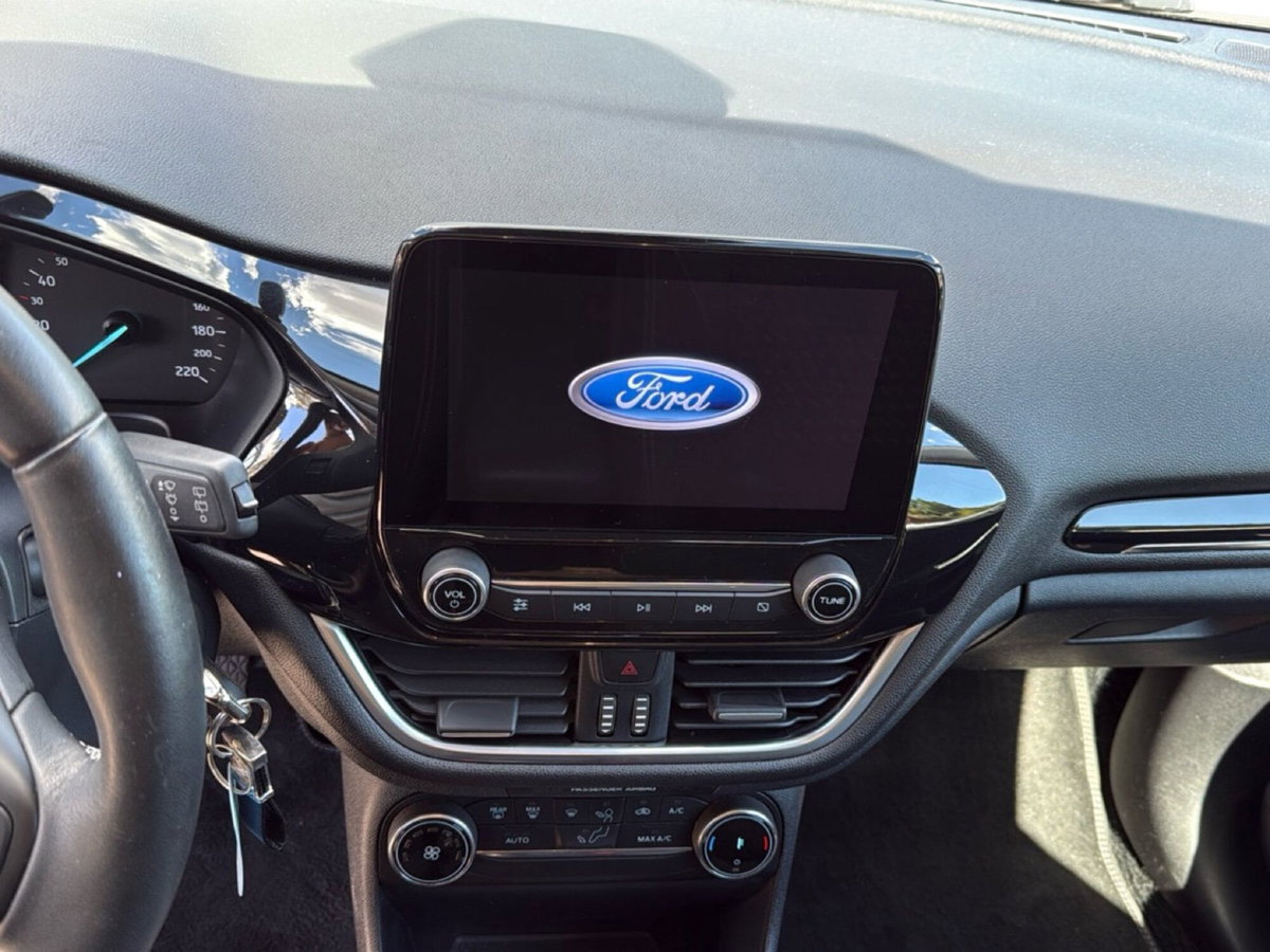 Ford Fiesta 1.0 Ecoboost Hybrid 125 CV 5 porte Titanium (13)