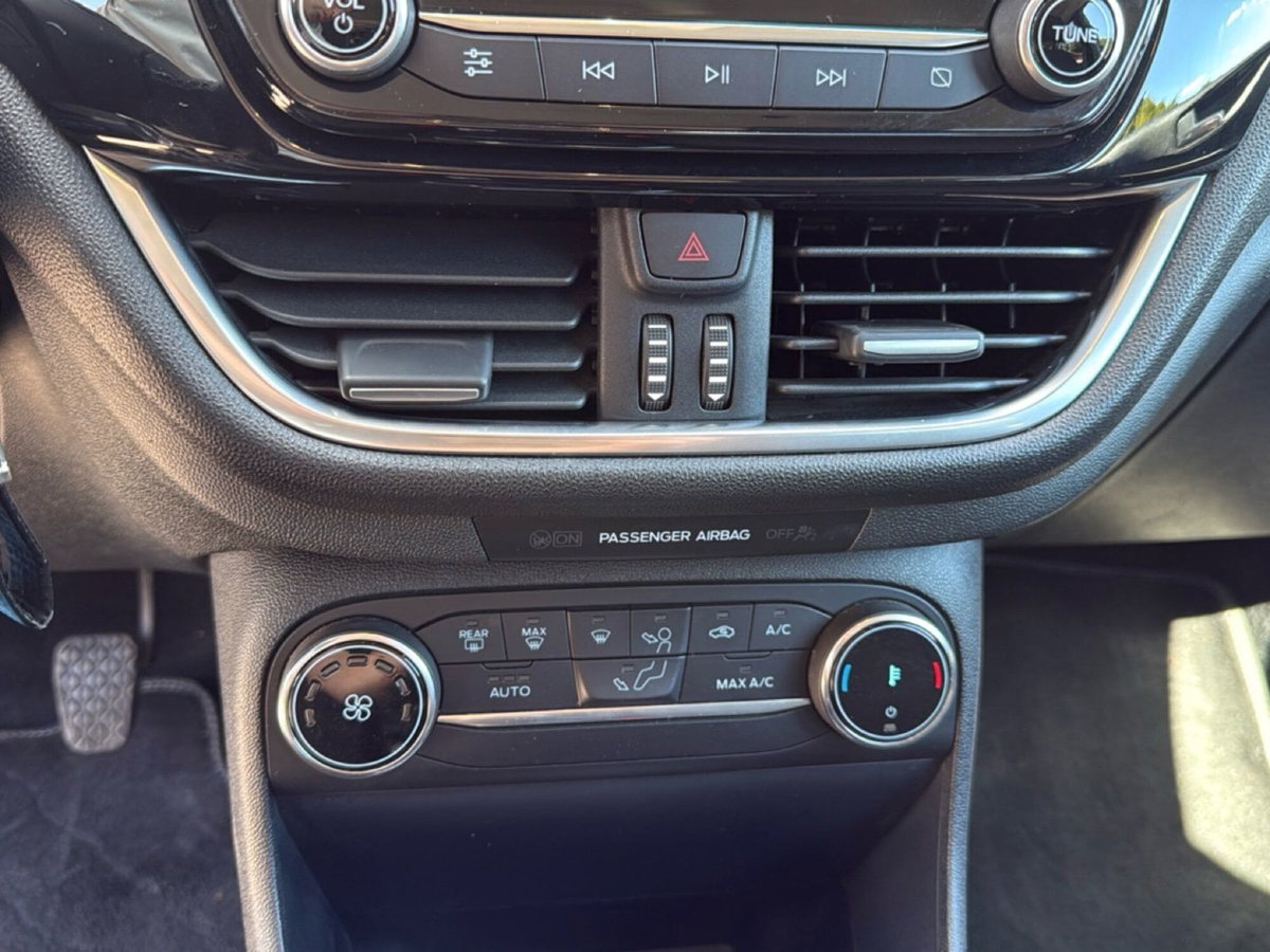 Ford Fiesta 1.0 Ecoboost Hybrid 125 CV 5 porte Titanium (14)